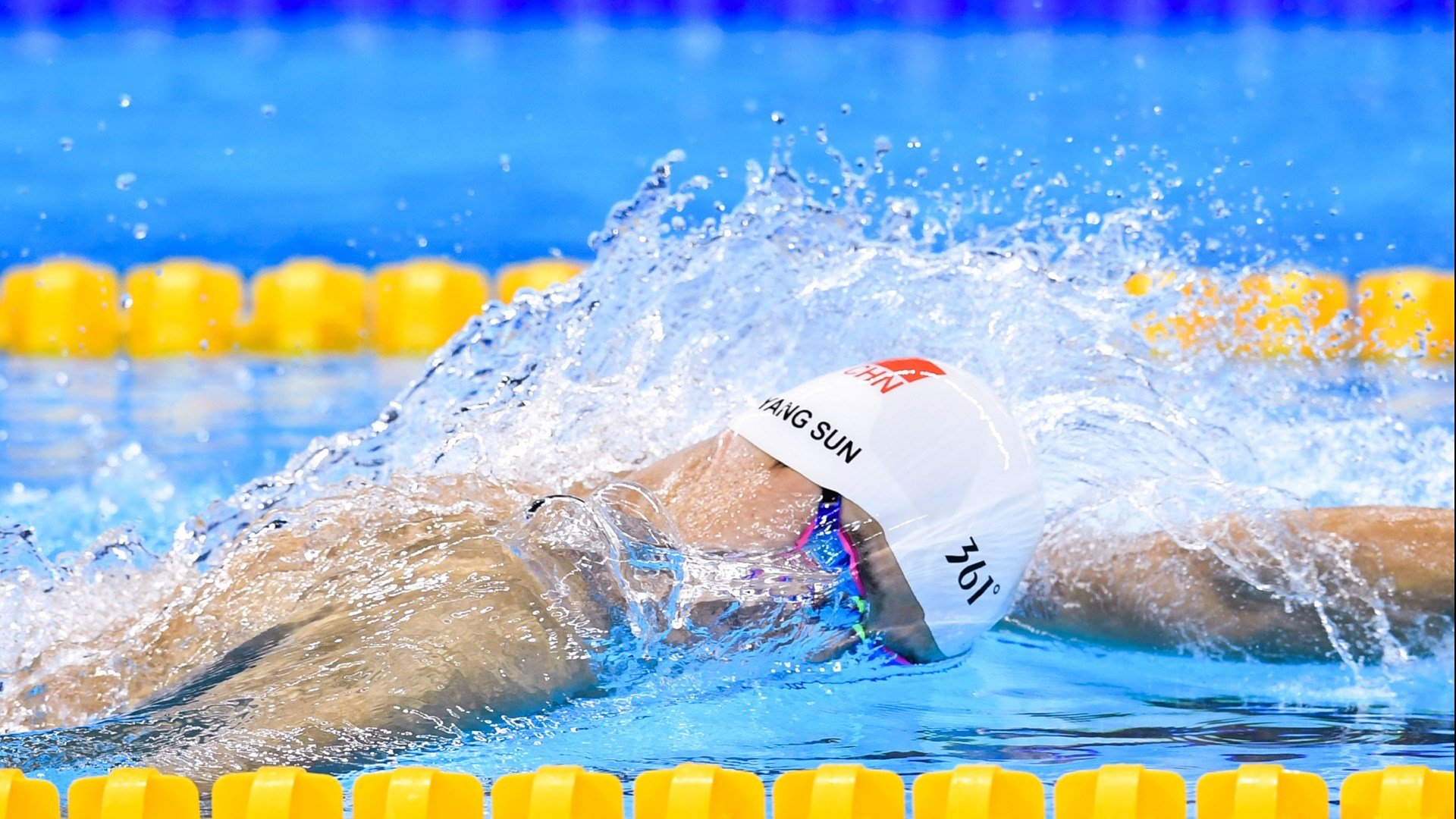 世界杯：“开门训练日”大获成功 学校与青训营组团参观