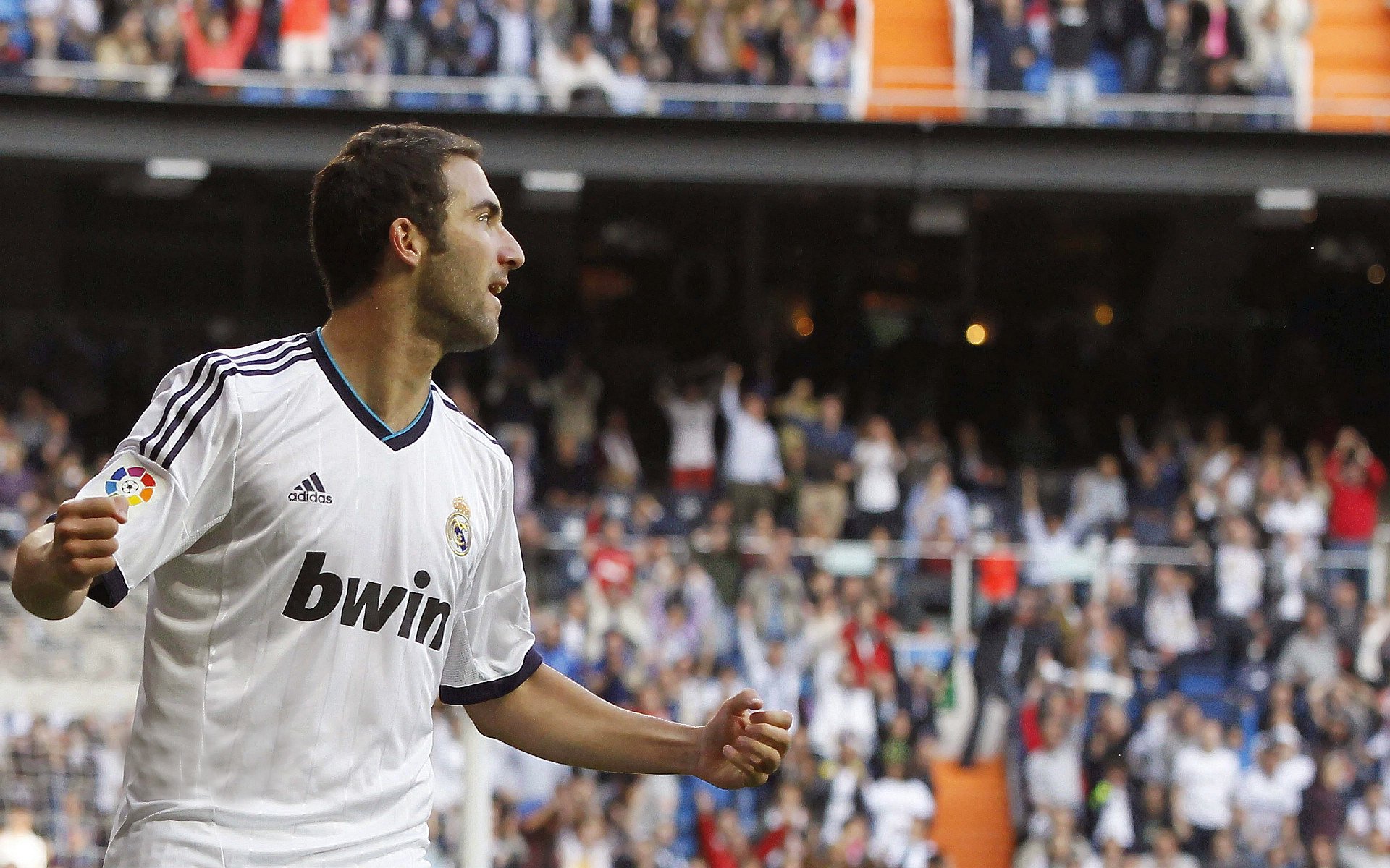 世界杯：边后卫场均触球次数超过前腰 职责早已从防守延伸至组织